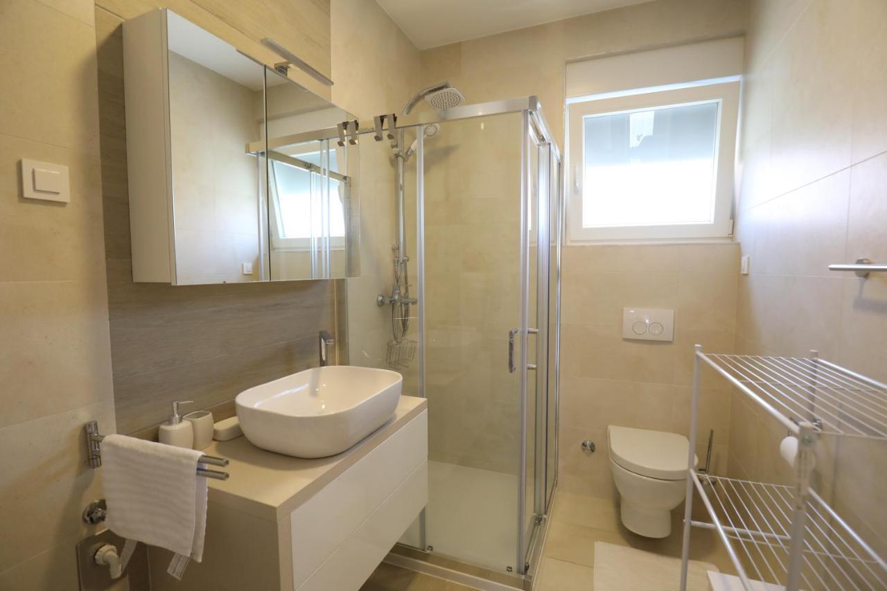 Smil'E Apartments Водице Екстериор снимка